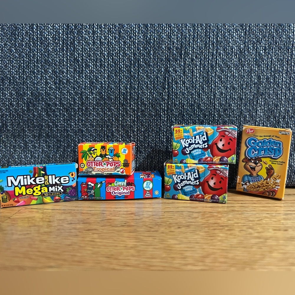 Mini Brands - Picture 2 of 3